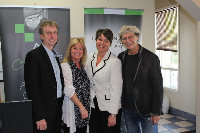 Sur la photo:Pierre St-Arnaud, vice-président Arno Électrique et président d’honneur de la campagne majeure de financement, Marianne Méthot, représentante de Danielle St-Amand, Caroline Gauthier, présidente de la Fondation du Centre Le Havre et Michel Simard, directeur général du Centre Le Havre.