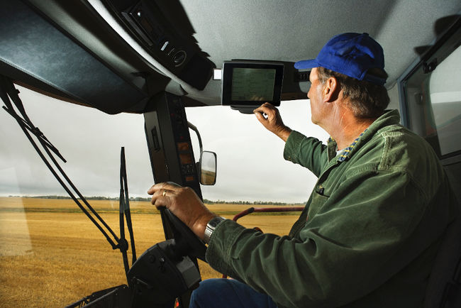 Les tracteurs qui profitent de la technologie GPS sont maintenant équipés d’un écran tactile leur offrant une panoplie d’informations et de possibilités sur le travail qu’ils sont en train d’effectuer.