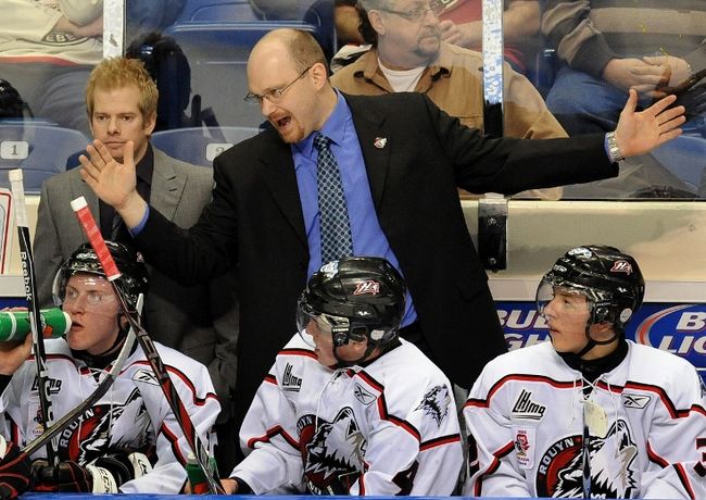 Natif de Nicolet, André Tourigny occupait le poste d'entraîneur-chef et de directeur général avec les Huskies de Rouyn-Noranda.