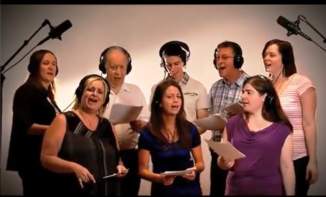 Dans la vidéo, on voit plusieurs directeurs de musée chanter leur version de We are the world.