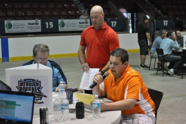 Léo-Guy Morrissette était présent avec le reste des autres membres de la formation, dont Diego Brunelle, lors du repêchage de la LNAH, samedi, à Sorel-Tracy.