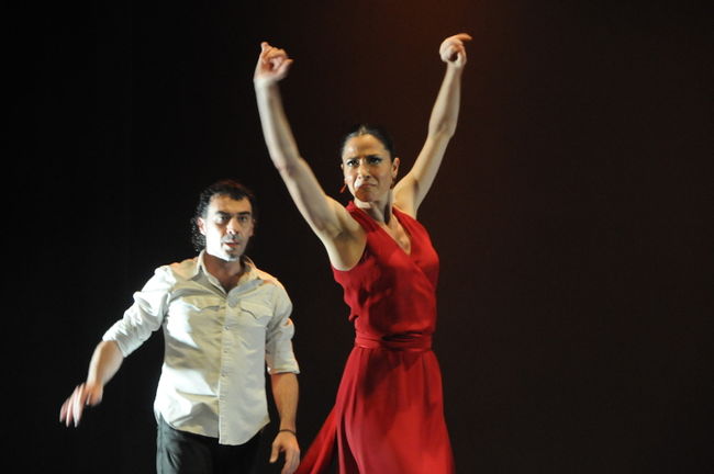Chloé Brulé-Dauphin et son partenaire, Marco Vargas, lors de leur prestation au Festival DansEncore. 