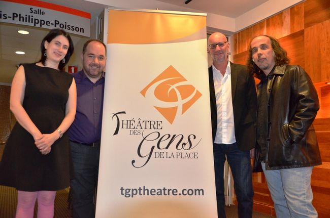 De gauche à droite: Éveline Charland, metteure en scène, Martin Francoeur, directeur artistique, Luc Martel, président du Théâtre des Gens de la place, et Stéphane Bélanger, metteur en scène.