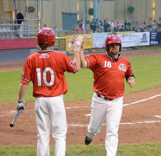Les Aigles marquent à 4 reprises pour vaincre les Capitales de Québec pour un deuxième match consécutif. 