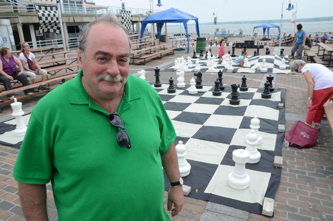 Tout est en place pour le 6e Festival d’échecs géants au Parc portuaire, comme l’indique le fondateur de l’événement, Mario Alain.