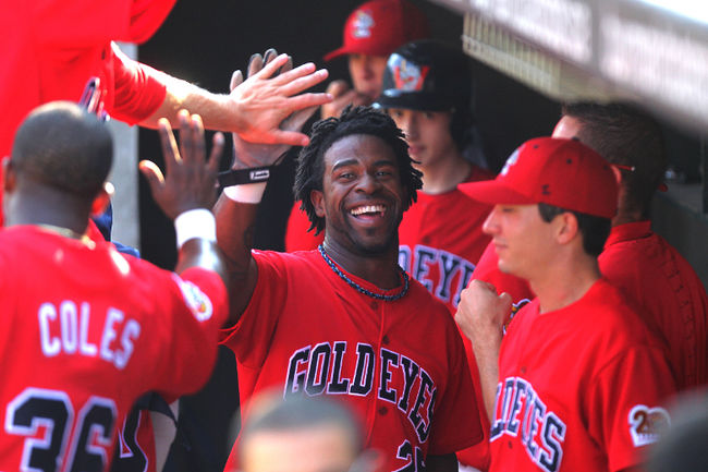 Les Goldeyes ont récolté une victoire de 12 à 2 contre les Aigles, après s'être inclinés 3 à 9 hier.