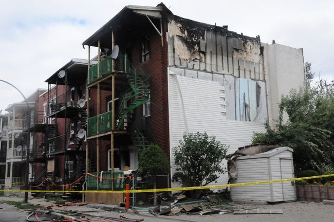 Les deux immeubles ont été ravagés par les flammes.