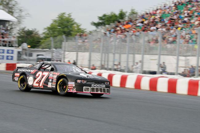 Andrew Ranger ayra fort à faire pour répéter son exploit de l'an dernier, alors qu'il a signé une brillante victoire en NASCAR au Grand Prix de Trois-Rivières.