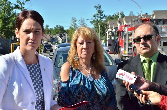 Catherine Dufresne a fait son annonce en compagnie d’Hilda Solis, propriétaire d’une maison avec des problèmes de pyrrhotite, et d’Yvon Boivin, porte-parole de la Coalition Proprio-Béton.