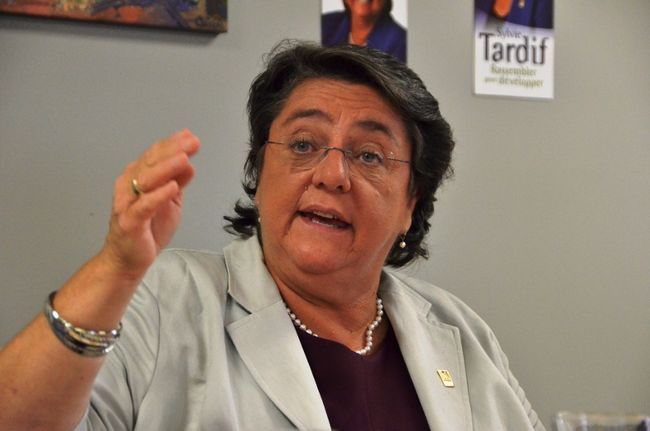 Sylvie Tardif a convoqué les médias dans son local de campagne, situé sur la rue Fusey, à la sortie du pont Duplessis.