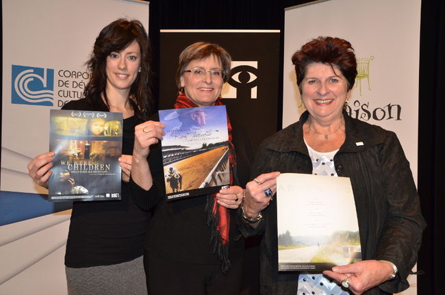 De gauche à droite: Lisa Dugré, coordonnatrice de l’événement, Diane Hétu, agente de partenariats à l’ONF et Stella Montreuil, présidente de la Corporation de développement culturel de Trois-Rivières.