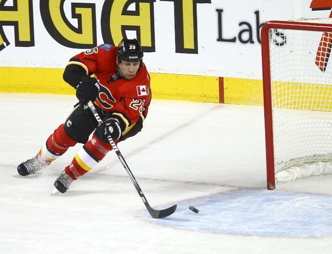 À son dernier match dans la Ligue nationale, le 17 avril 2013 face aux Red Wings de Détroit, Steve bégin a marqué deux buts.