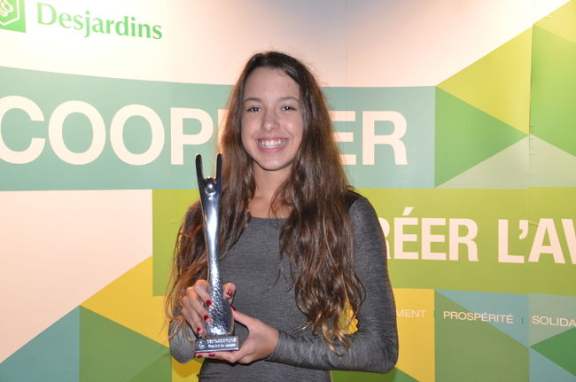 Mary-Sophie Harvey était tout sourire après avoir remporté un trophée Desjardins dans la catégorie Exploit de l’année, où elle était la seule finaliste.