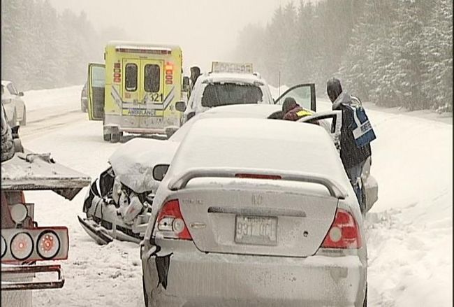 L'autoroute 40 Ouest a été fermée à la circulation pendant près de quatre heures à la hauteur de Yamachiche, à la suite d'un carambolage.