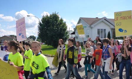 Les élèves et les membres du personnel de l'École Chavigny participent au Défi « En marche vers ma santé » depuis maintenant 4 ans. Ce défi s'inscrit dans la ligne de temps annuelle des interventions en prévention et promotion de la santé globale du comité école en santé.
