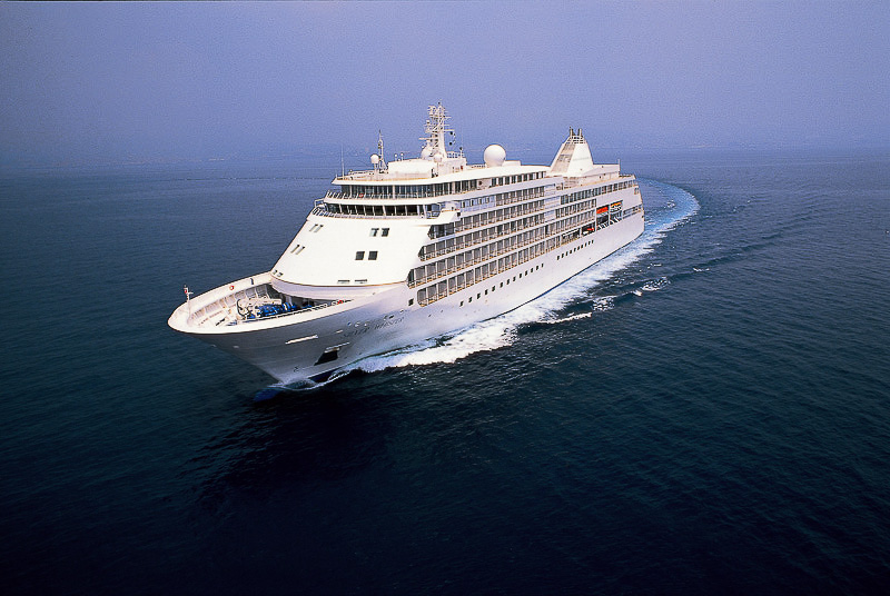 Le Silver Whisper arrive au port de Trois-Rivières à 13h