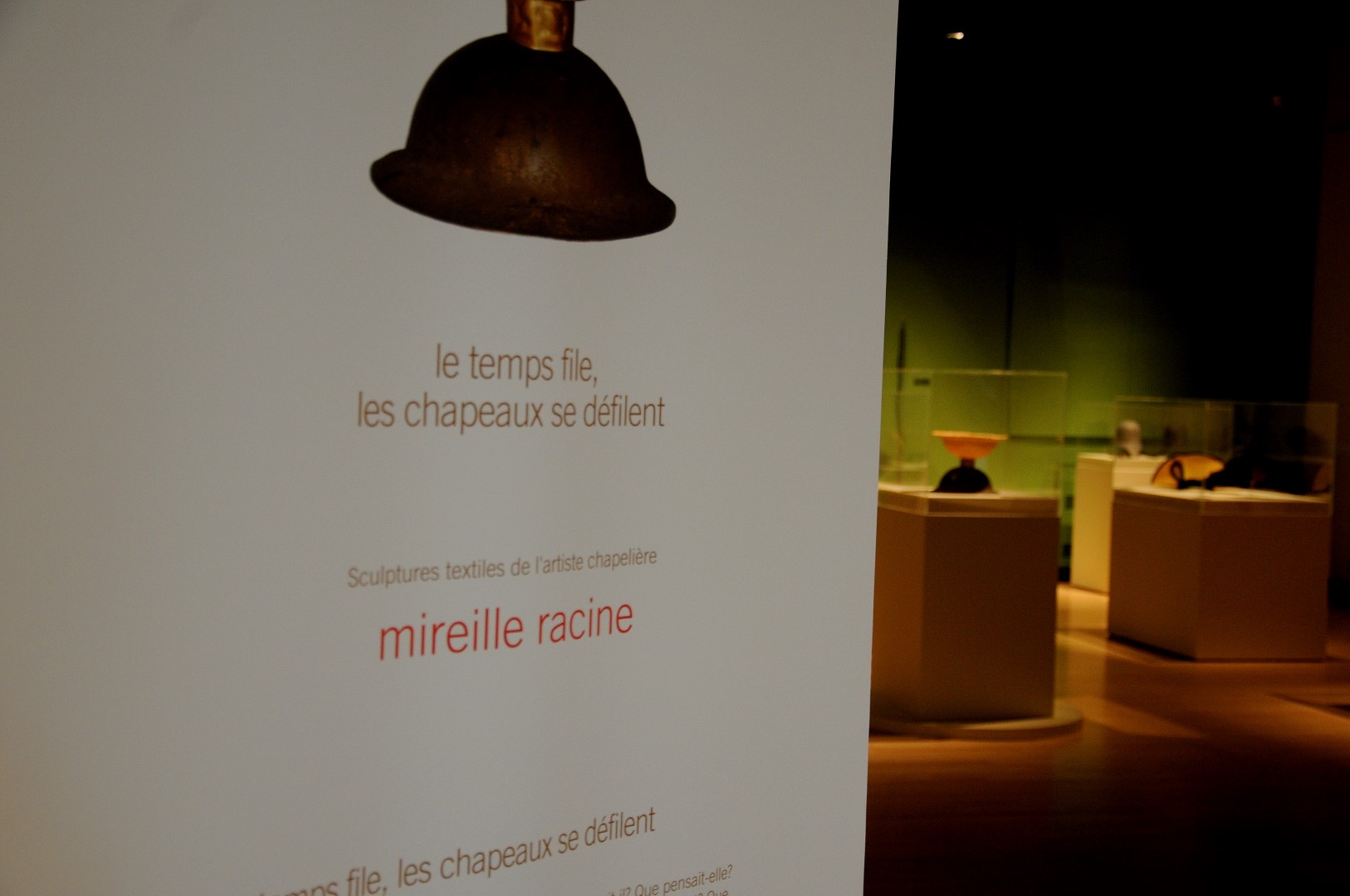 Mireille Racine et les chapeaux au Musée québécois de la culture populaire