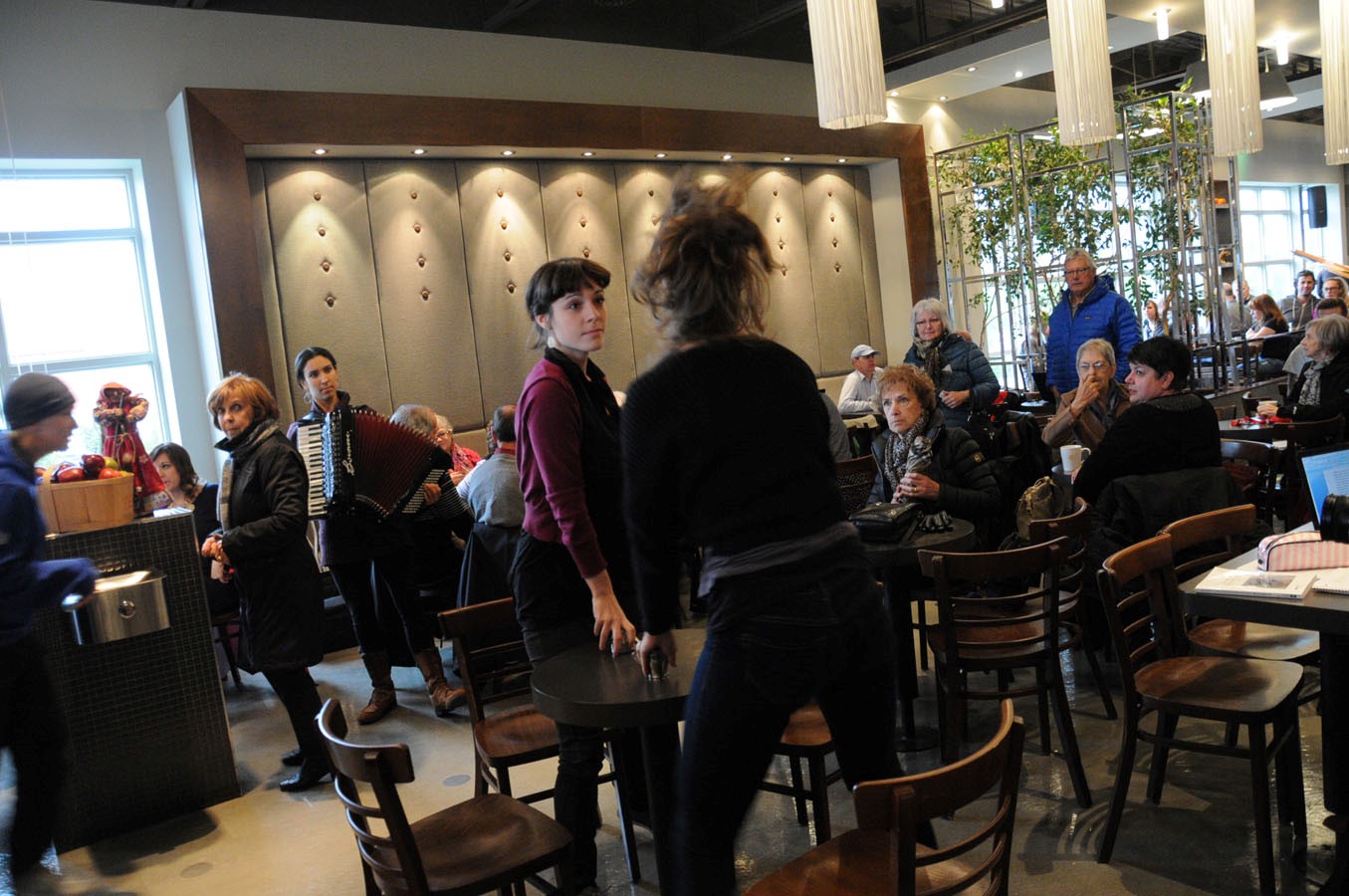 Flash Mob dans les Morgane de Trois-Rivières