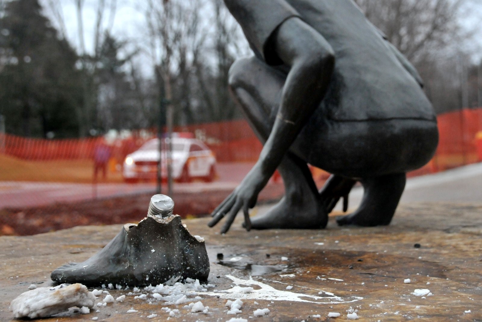 Une statue de bronze arrachée du parc Woodyatt