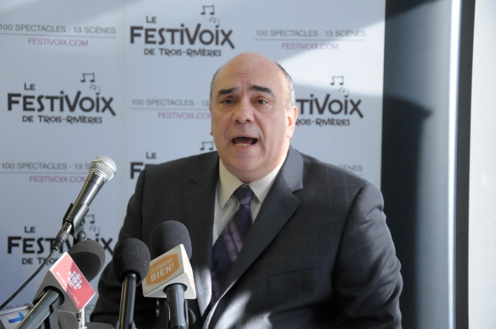 Stéphane Boileau démissionne après 9 ans à la direction du Festivoix. « Écouter, dialoguer, rassembler, ces trois verbes font partie de mon ADN. »