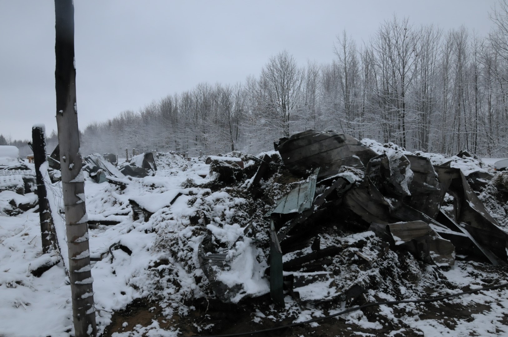Une bâtisse complètement détruite par un incendie à Bécancour