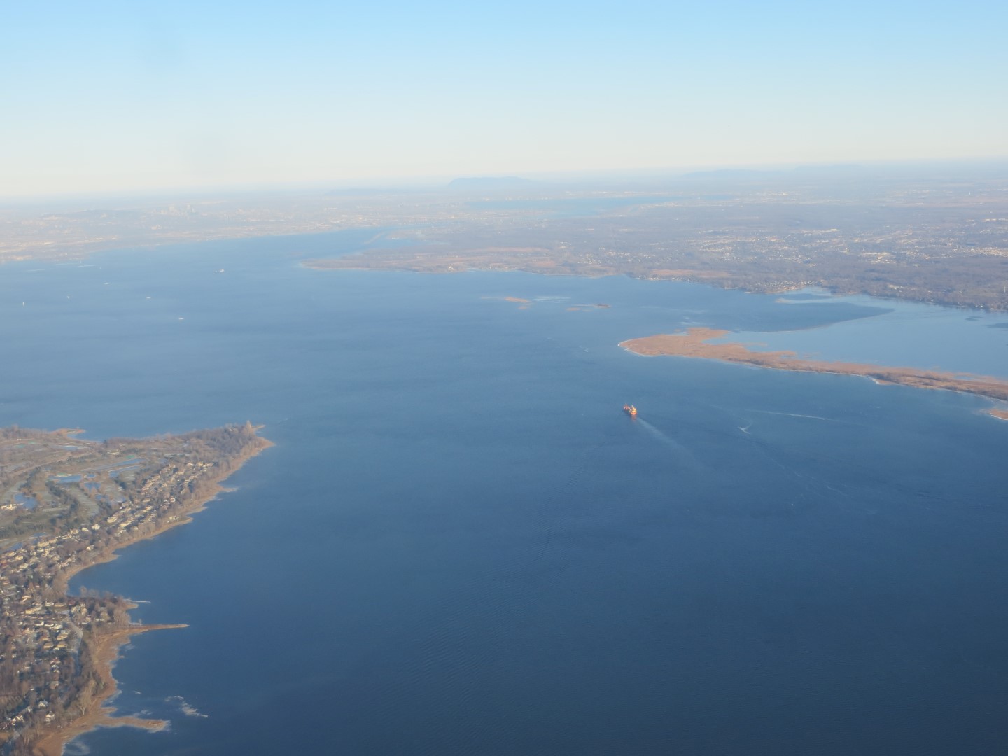 Selon le BAPE,  l’exploration et l’exploitation du gaz de schiste dans les basses-terres du Saint-Laurent, avec la technique de fracturation hydraulique, ne serait avantageuse pour le Québec en raison de l’ampleur des coûts et des externalités potentiels par rapport aux redevances qui seraient perçues par le Québec.