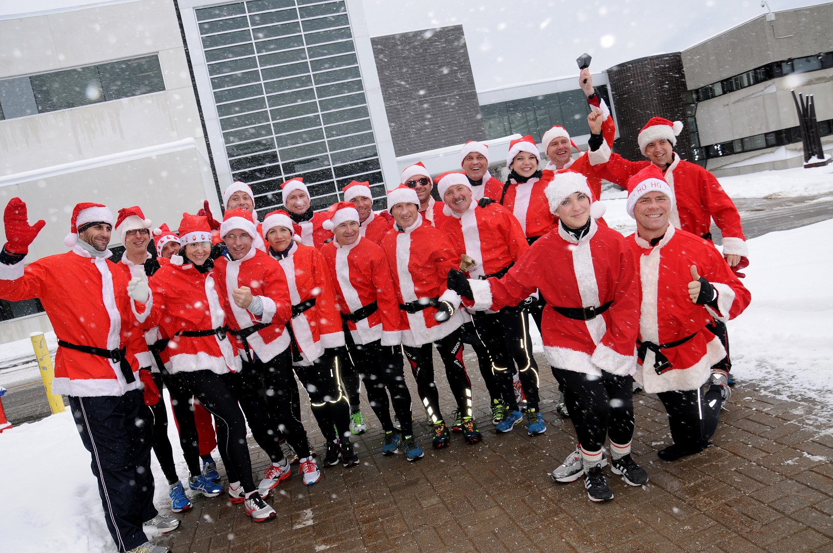 La traditionnelle course des pères Noël de l'UQTR
