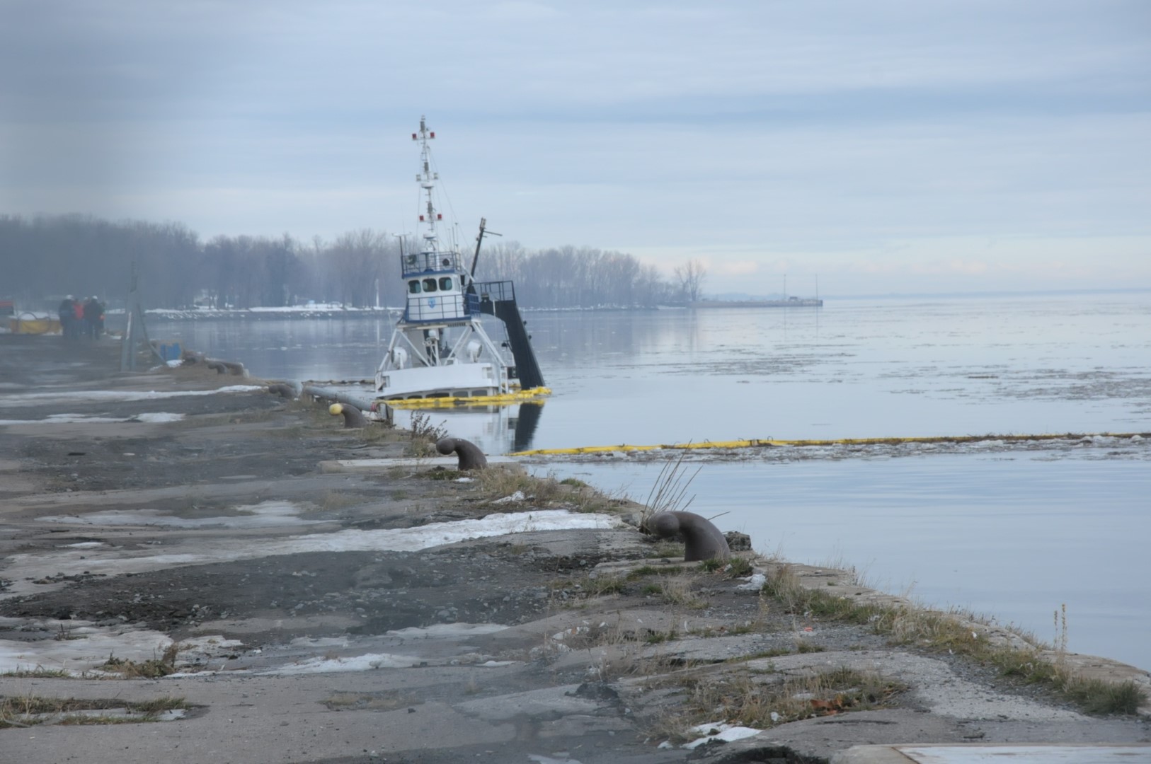Un bateau-remorqueur coule au port de Trois-Rivières 
