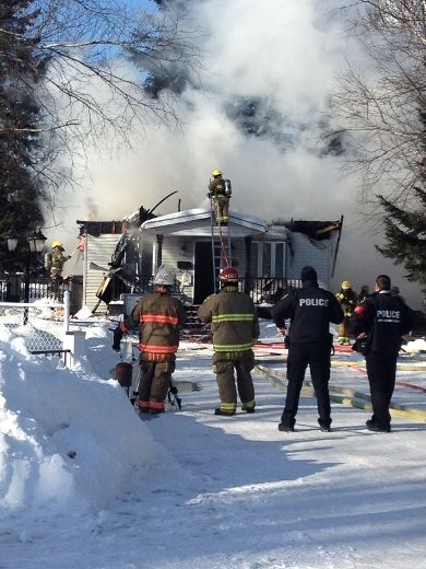 À leur arrivée, les pompiers ont constaté l’embrasement généralisé du bâtiment.