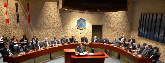 La Ville annonce la mise à pied de cinq cadres