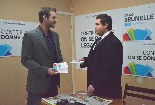 Jonathan Dussault conseille le candidat de la CAQ Diego Brunelle Diaz. 