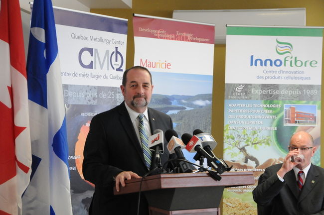 Le ministre fédéral, Denis Lebel.