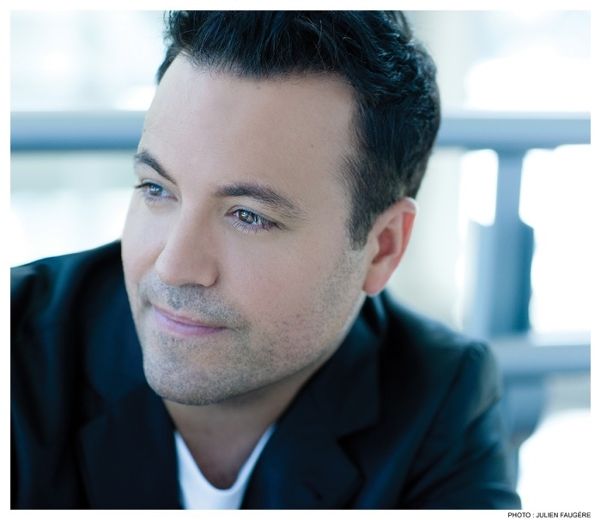 L'auteur-compositeur-interprète Christian Marc