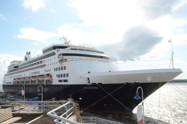 Le MS Maasdam avait à son bord plus de 1800 personnes, passagers et équipage confondus. 