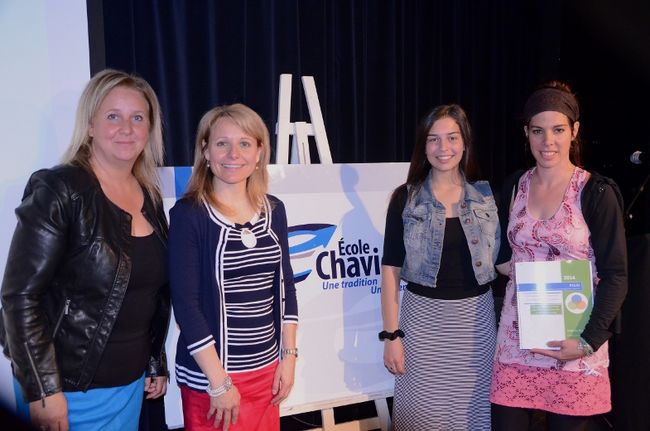 Chantal Couturier, directrice de l’école Chavigny, Danielle Lamothe, infirmière clinicienne du CSSS de Trois-Rivières à l’école Chavigny, Marie-Ève Giguère, étudiante et Isabelle Borduas, auteure du PESAS et sexologue au Cégep de Trois-Rivières