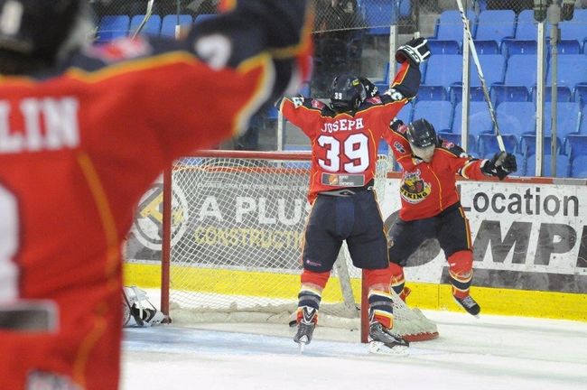 Les joueurs des Viking de Trois-Rivières lors de leurs nombreux matchs.