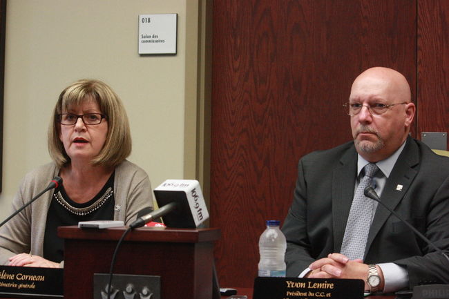 Hélène Corneau et Yvon Lemire, respectivement directrice générale et président du Conseil des commissaires de la Commission scolaire du Chemin-du-Roy