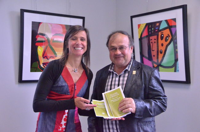 Estelle Poignant, régisseuse de la culture et du patrimoine de la Ville de Bécancour en compagnie du maire suppléant de Bécancour, René Morrissette.