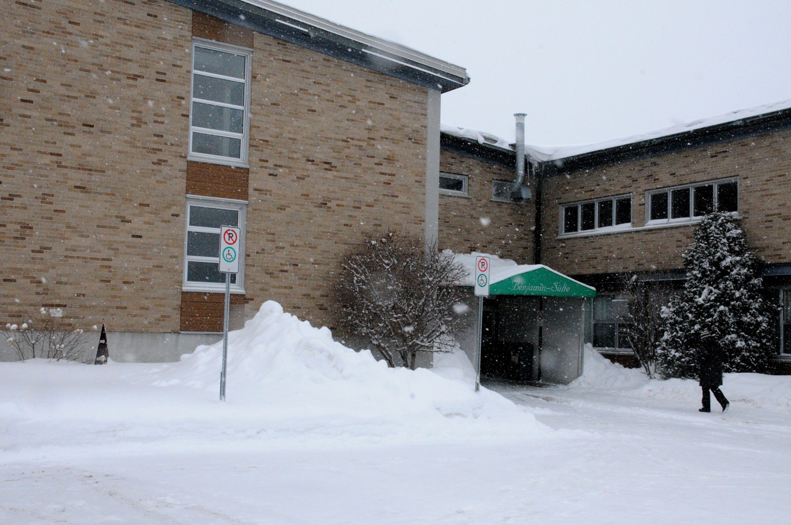 Décès d'un étudiant à l'UQTR: une communauté en deuil
