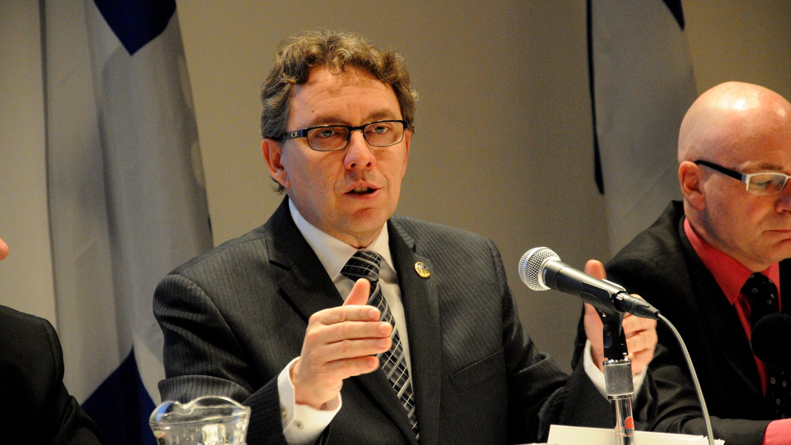 Le ministre délégué aux Transports et à l'implantation de la Stratégie maritime et ministre responsable de la région du Bas-Saint-Laurent et de la région de la Gaspésie-Îles-de-la-Madeleine, Jean D'Amour.