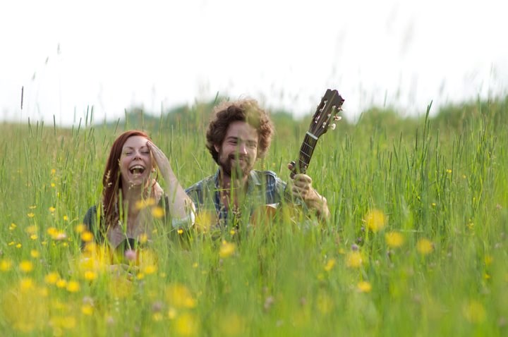 June in the fields: une musique épurée et lumineuse pour faire passer le froid intense