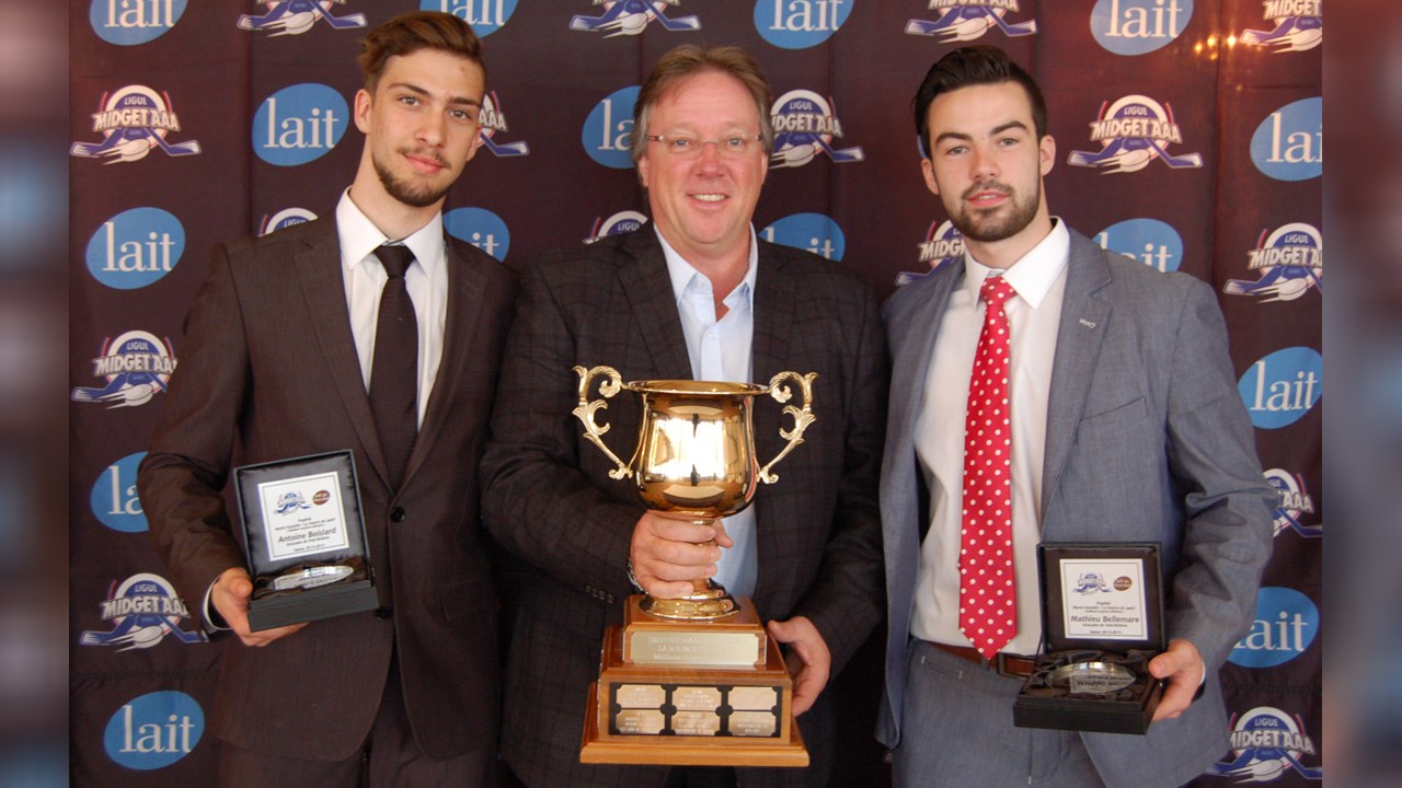 Le duo a remporté le trophée Mario-Gosselin remis au(x) gardien(s) ayant la plus petite moyenne de buts accordés durant la saison.