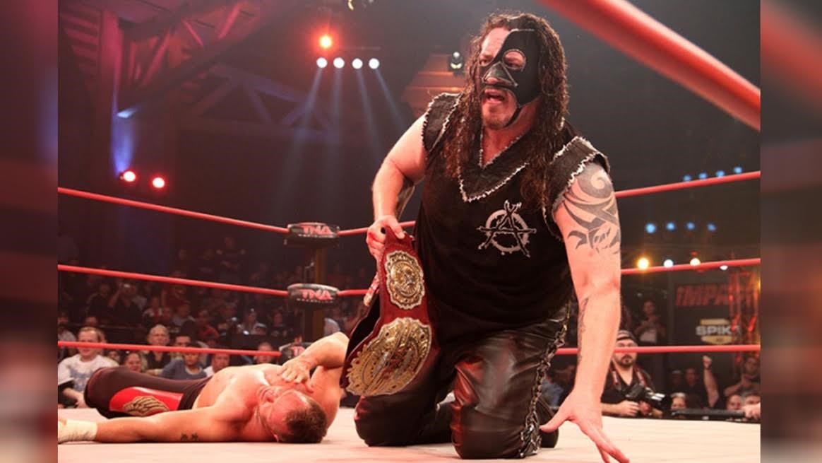 Abyss avec la ceinture de champion