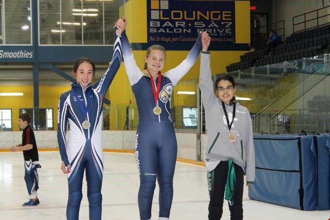Juvénile-Féminin 500m -Victoria Gareau (CHI), Léa Savard (TRI), Mary-Jane Gilbert (CHI)