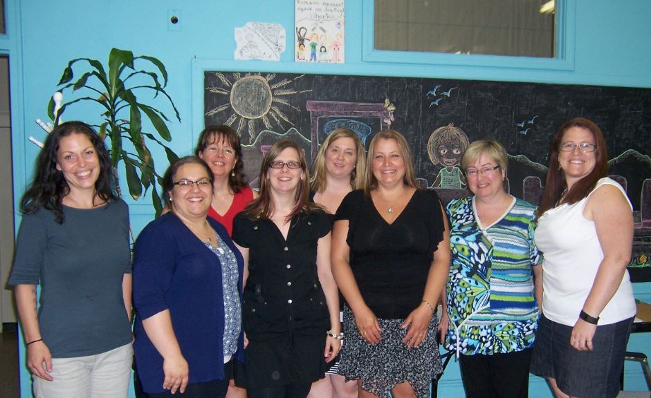 Alexia Ptito, Vicky Lauzier,                            Gabrielle Tousignant-Lemay, Martine Ouellette, Luce Lebel et Cathy Larochelle. Derrière : Diane Tremblay et Valérie Lupien. Absente sur la photo : Janie Bergeron.