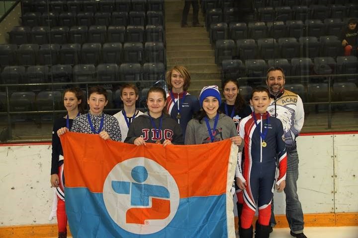 lorence Brunelle, Mathis Hamel, Philippe Daudelin, Léa Savard, Alexis Bélanger, Mya Joly, Audrey Beaumier et François Abel, accompagnés de Steven Bernard, entraineur du CPVTR Les Élans.