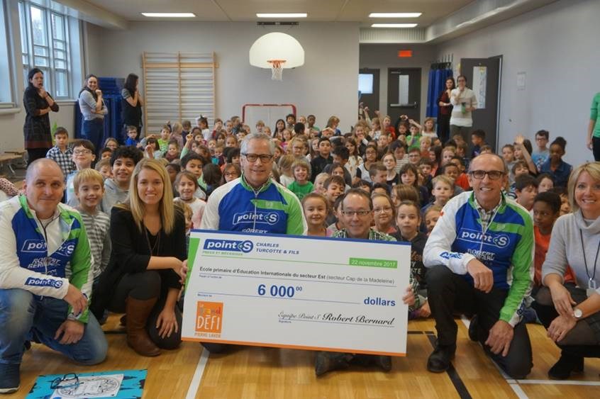 L’école primaire d’éducation internationale- secteur Est reçoit une somme de 6 000$ de l’équipe cycliste Point S