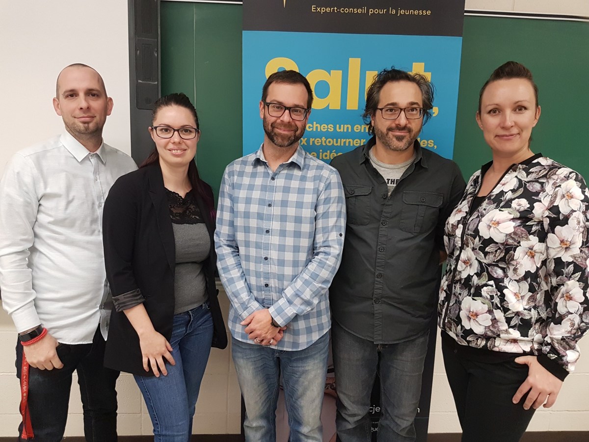Mathieu Savary enseignant entrepreneuriat École secondaire des Pionniers, Geneviève Girard agente de projets CJE TR/MRC des Chenaux, Brian Pott de Cinétic communication, Grégoire Brière agent de projets CJE TR/MRC des Chenaux et Élise-Laurence Pauzé-Guay chargée de projets et communication Pôle d’économie sociale Mauricie