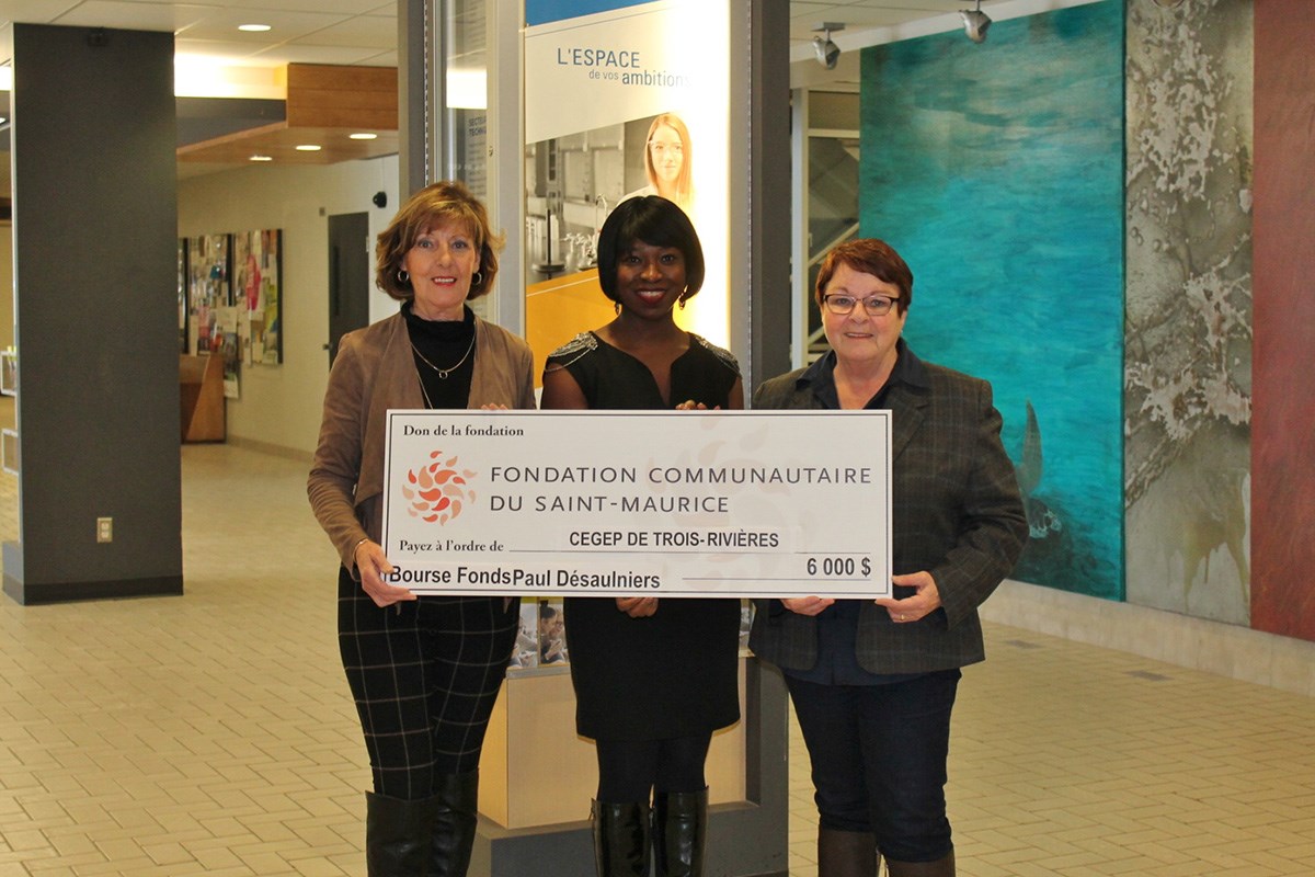 Lise Beaulieu, vice-présidente de la Fondation communautaire du Saint-Maurice, Bénédicte N'Dri, directrice générale de la Fondation du Cégep de Trois-Rivières et Suzanne M. Ross, administratrice de la Fondation communautaire du Saint-Maurice.