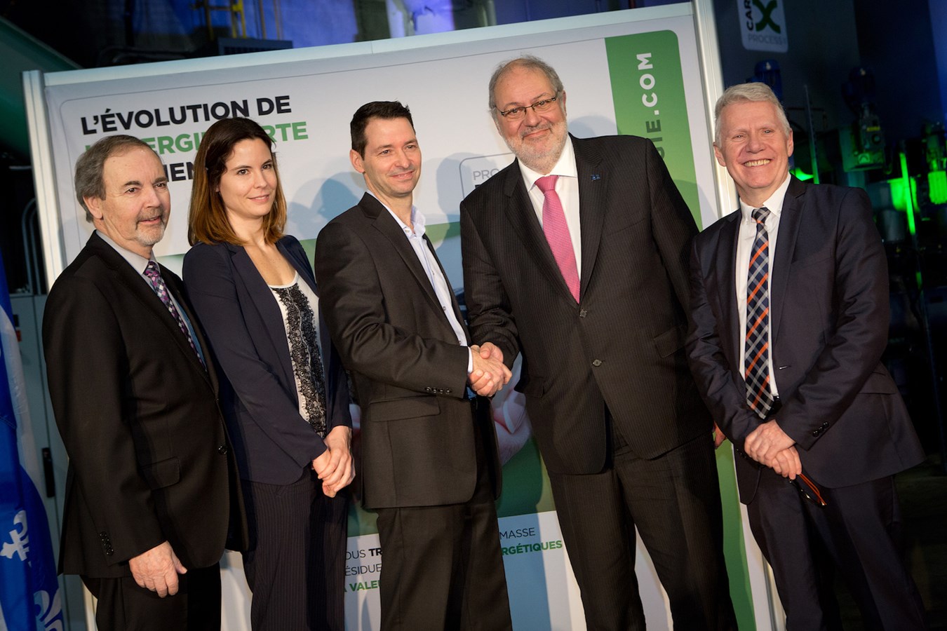 Jean-Guy Dubois, maire de Bécancour, Catherine Bérubé, chef des communications et relations publiques, Cycle Capital, Sylvain Bertrand, directeur général, Airex Énergie, Pierre Arcand, ministre de l'Énergie et des ressources naturelles et ministre responsable du Plan Nord, Gouvernement du Québec, Laurent Bernier, président du conseil d'administration, Airex Énergie